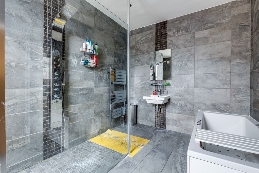 4 bed terraced house for sale in The Courtyard, West Street, Muston