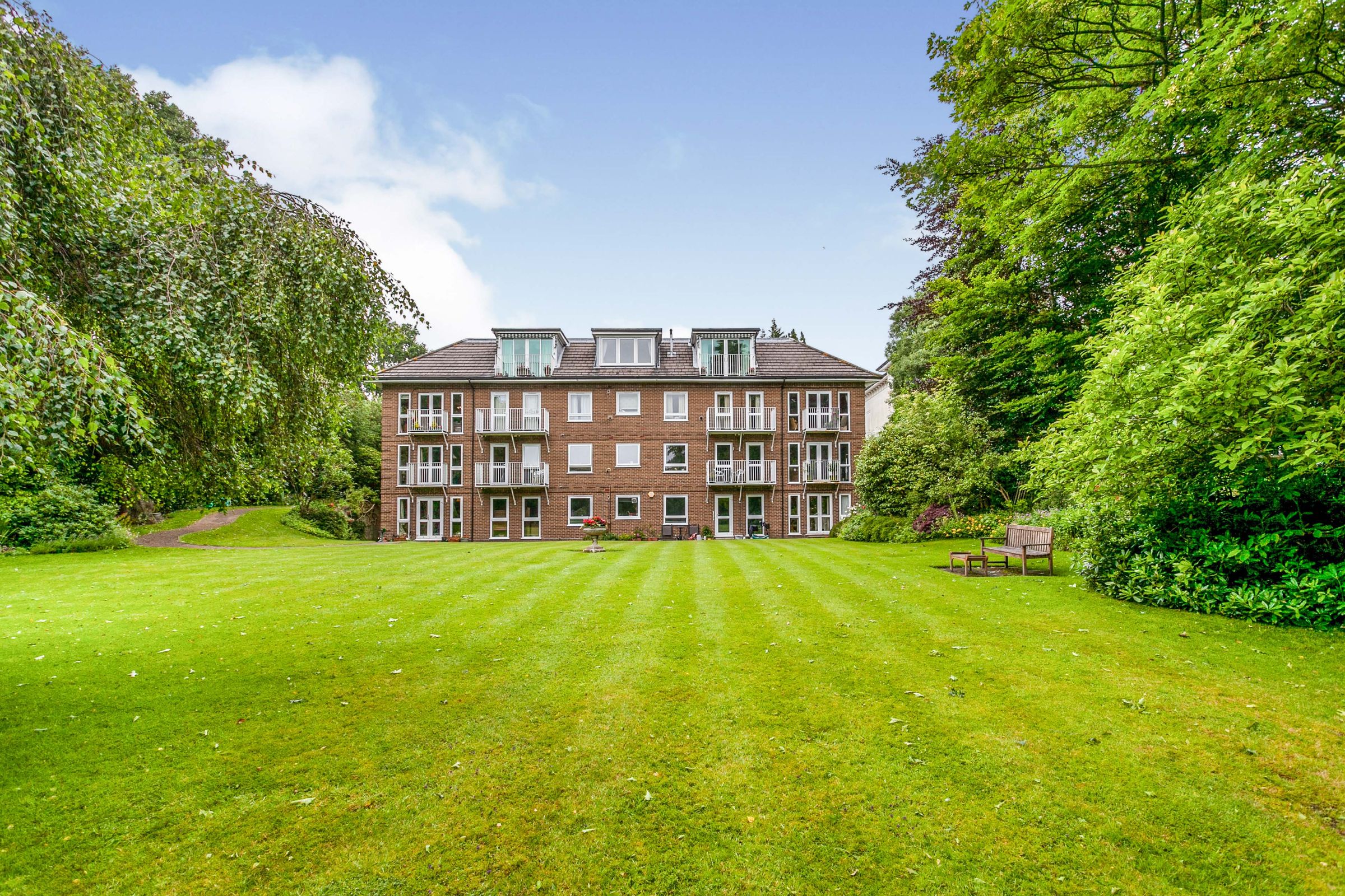 Calverley Court, 8 Calverley Park Gardens, Tunbridge Wells, Kent TN1  
