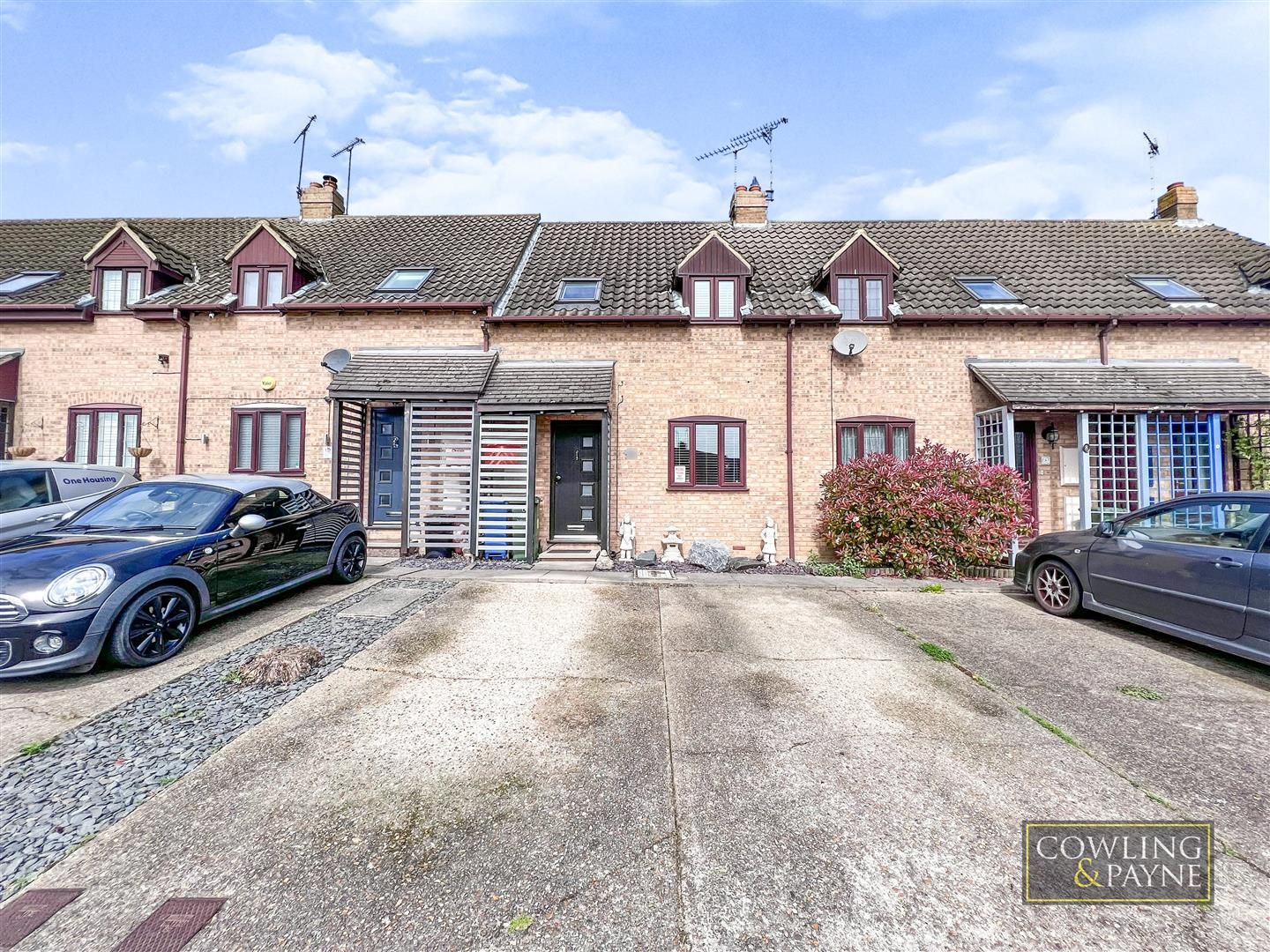 2 Bed Terraced House For Sale In Heathercroft Road Wickford Ss11 Zoopla