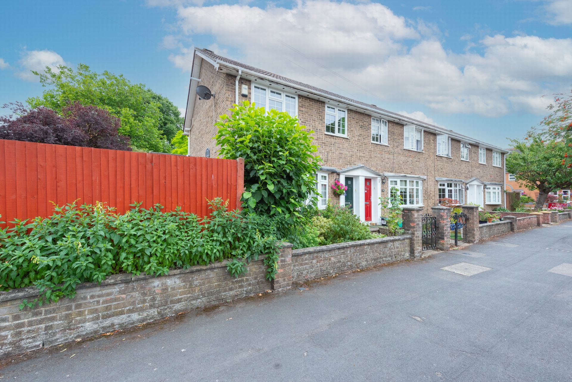 3 bed end terrace house for sale in Netley Street, Farnborough GU14