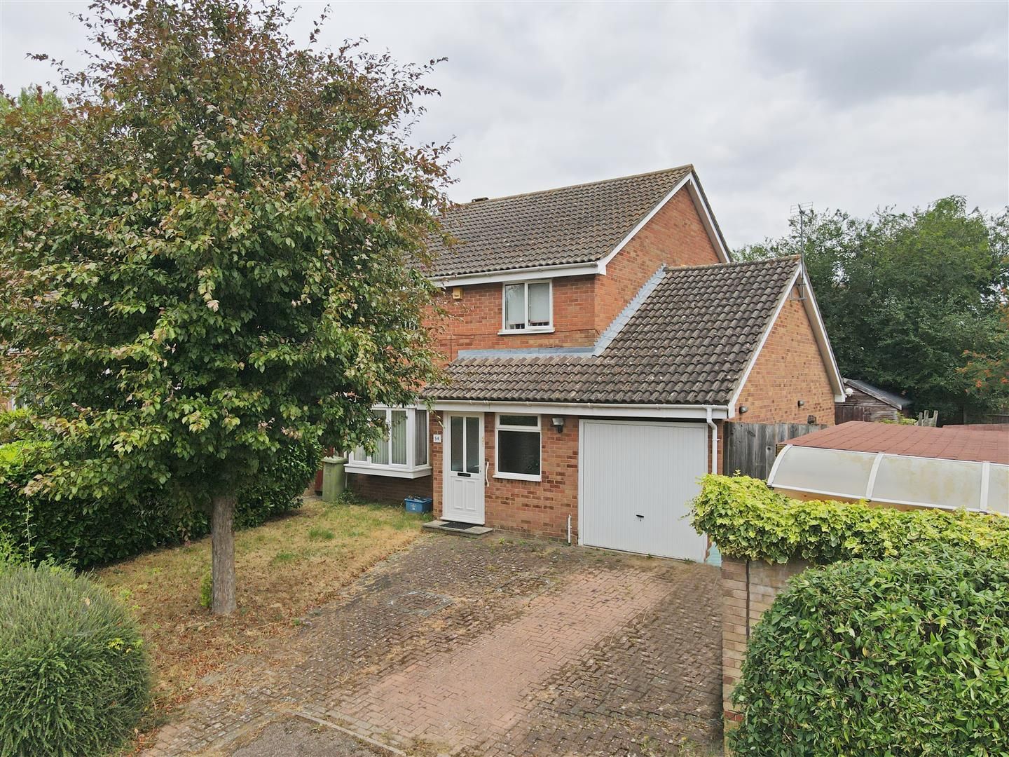 4 bed detached house for sale in Padstow Avenue, Fishermead, Milton