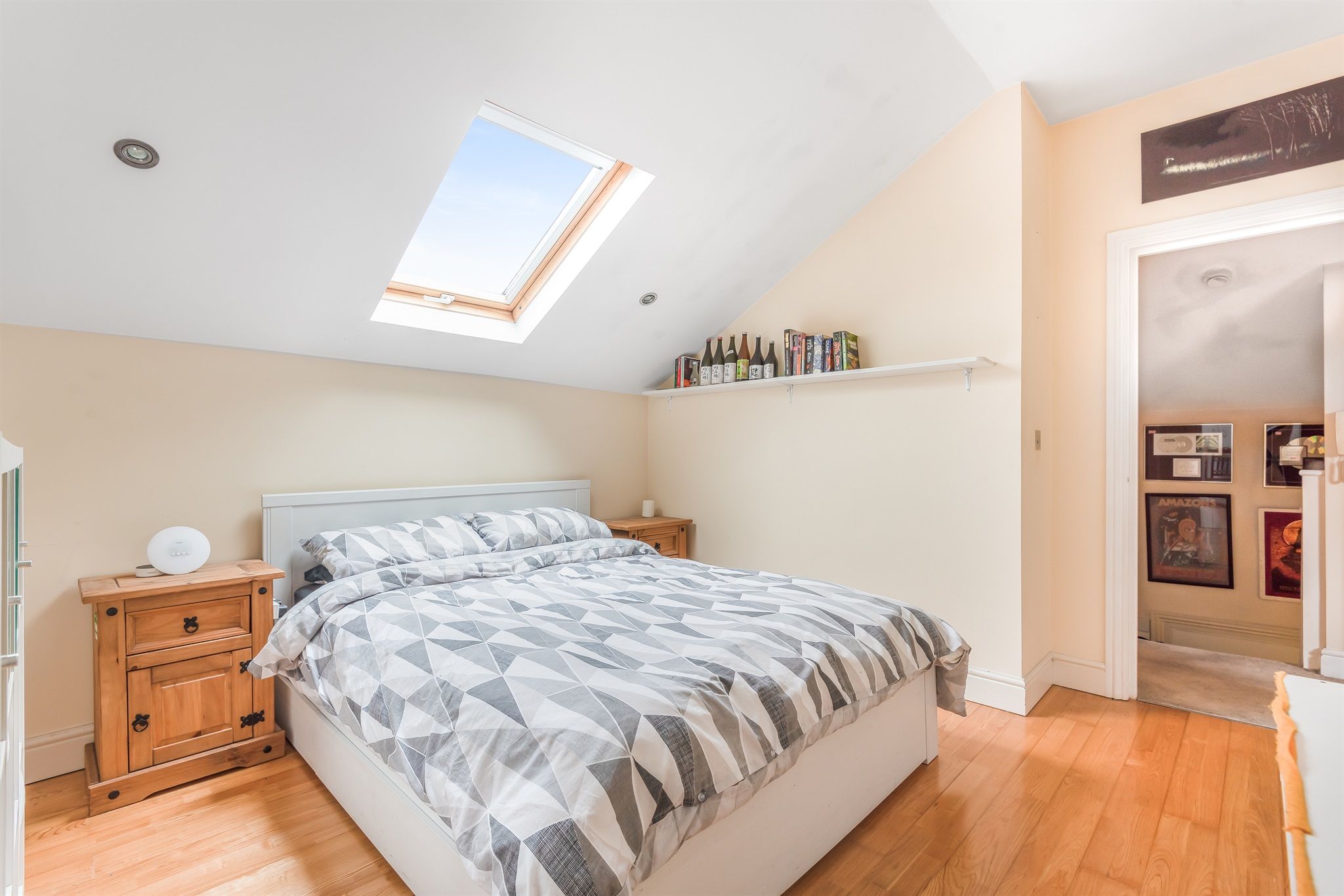 Seven Sisters Road, Upper Hollloway, London N7  