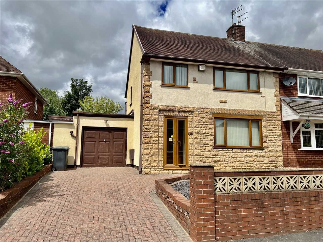 3 bed semidetached house for sale in Griffiths Drive, Wednesfield, Wednesfield WV11 Zoopla