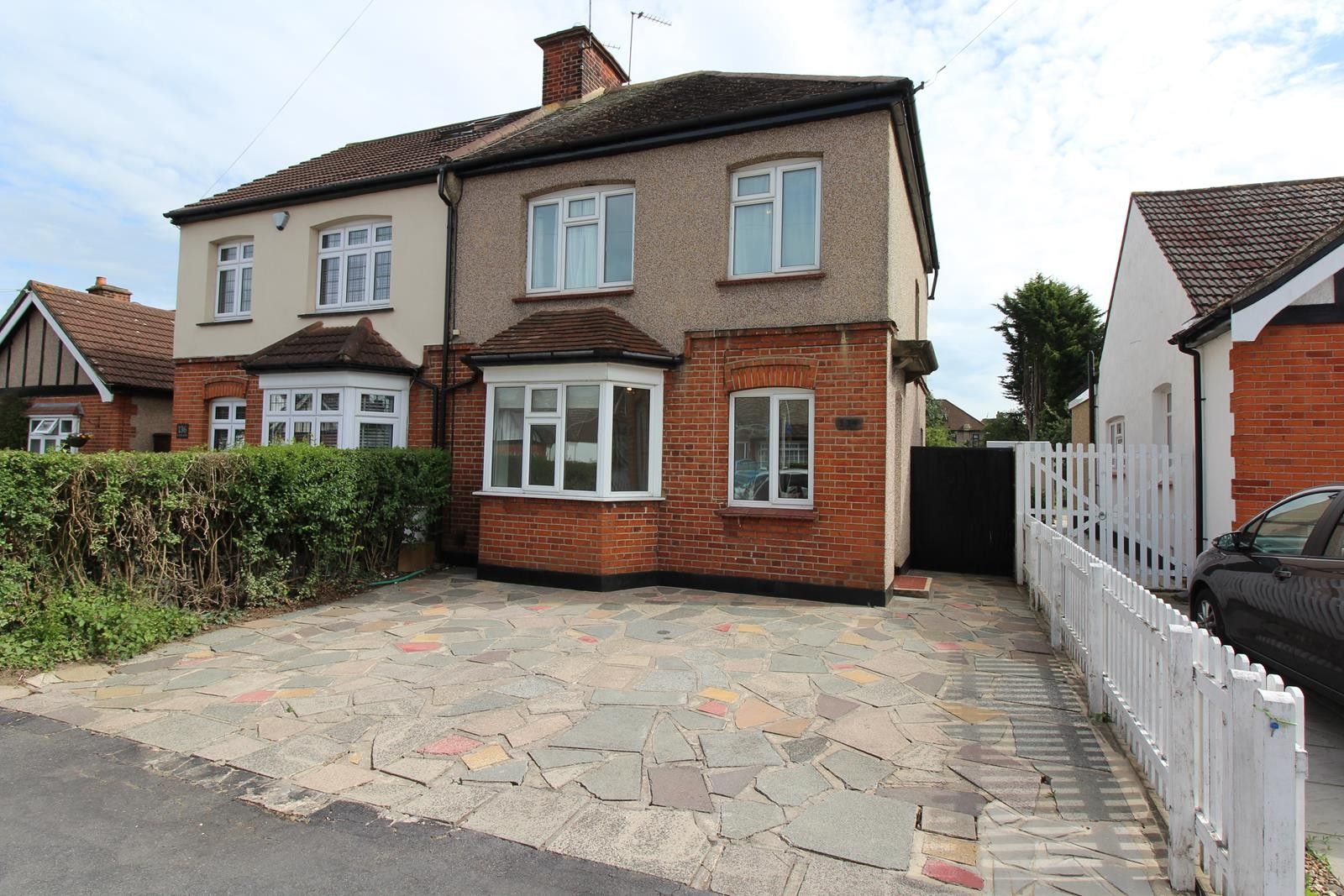 2 bed semidetached house to rent in Sunnyside Gardens, Upminster RM14