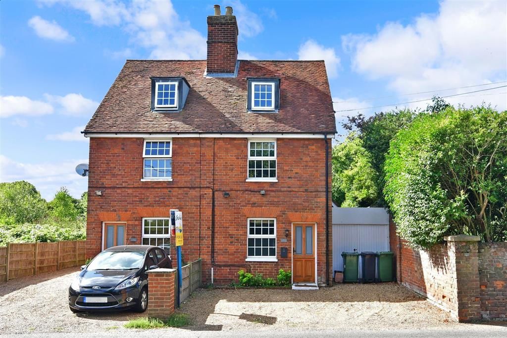 3 bed semidetached house for sale in Lees Road, Yalding, Kent ME18