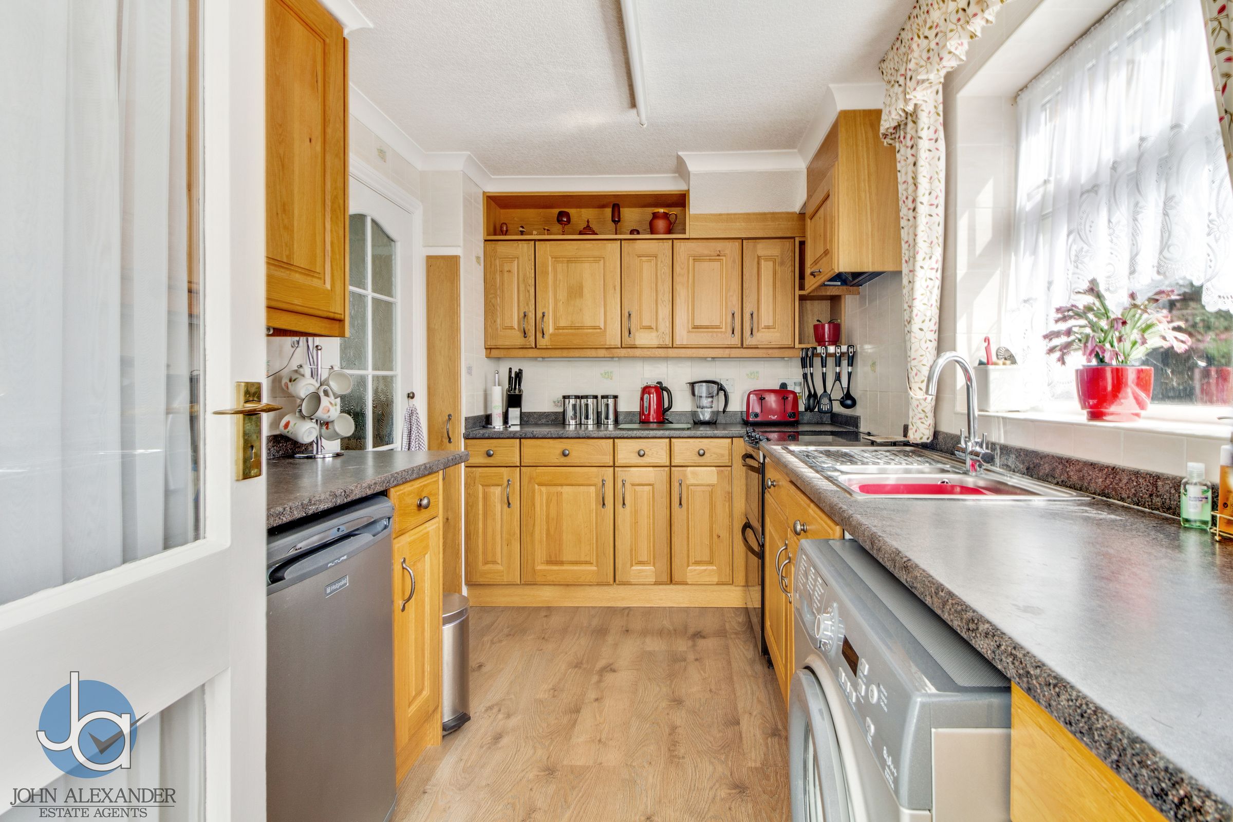 3 bed semidetached house to rent in Grove Road, Tiptree, Colchester