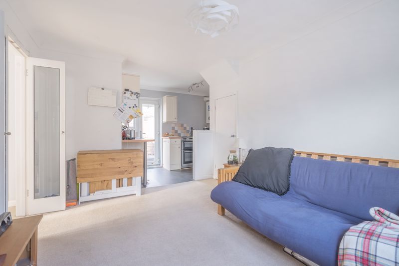 2 bed flat to rent in Tavern Court, Fernhurst, Haslemere GU27 Zoopla