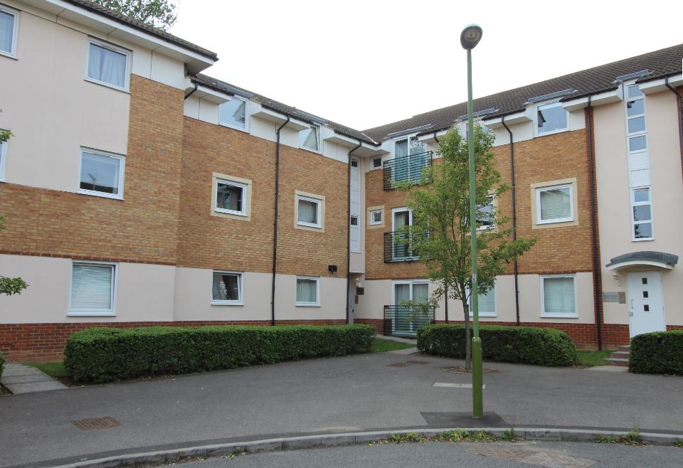 2 bed flat to rent in Eddington Crescent, Welwyn Garden City AL7 Zoopla