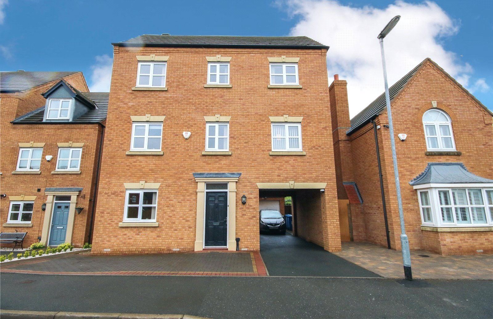 Lowes Drive, Tamworth, Staffordshire B77  