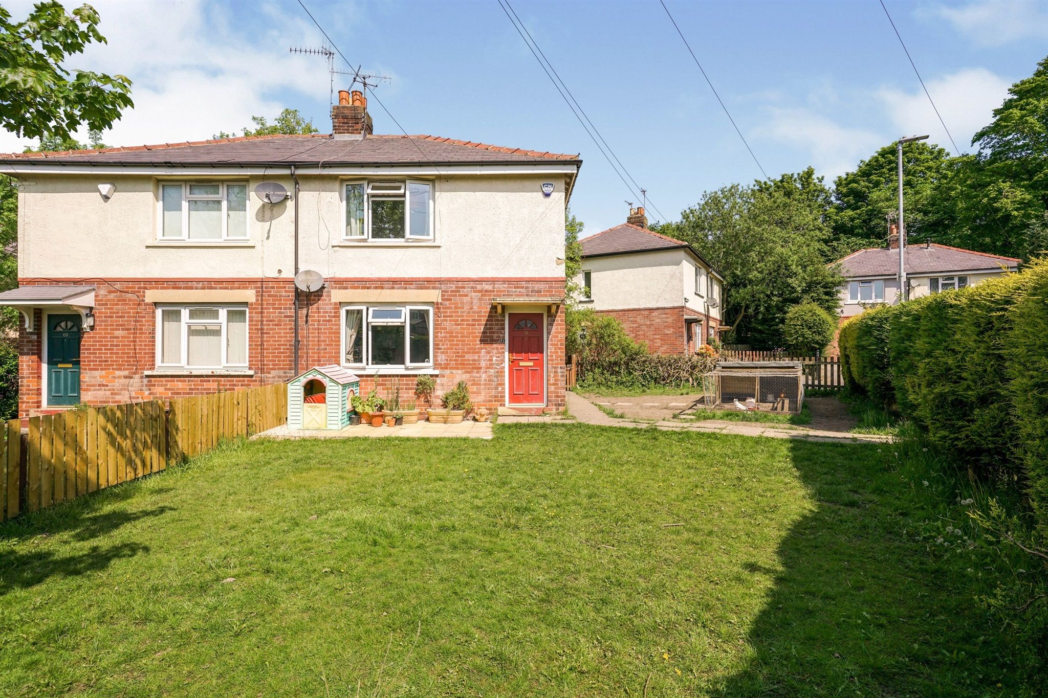 2 bed semidetached house for sale in Henshaw Avenue, Yeadon, Leeds