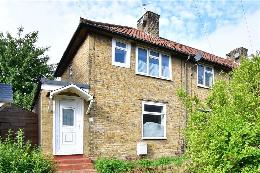 3 bed end terrace house for sale in Tavistock Walk, Carshalton, Surrey