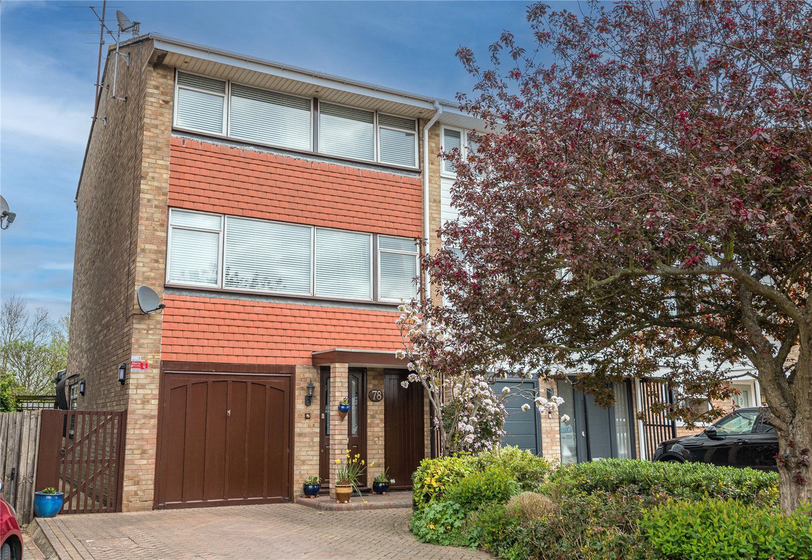 4 bed end terrace house for sale in Little Thorpe, Thorpe Bay, Essex