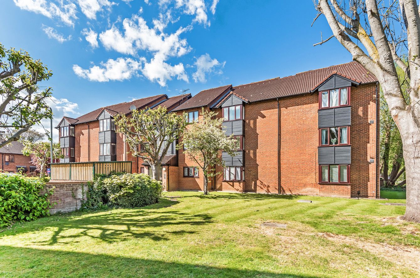 Turnpike Lane, Uxbridge, London UB10  