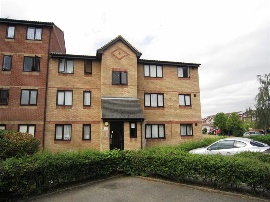 Studio to rent in Waterville Drive, Basildon, Essex SS16 Zoopla