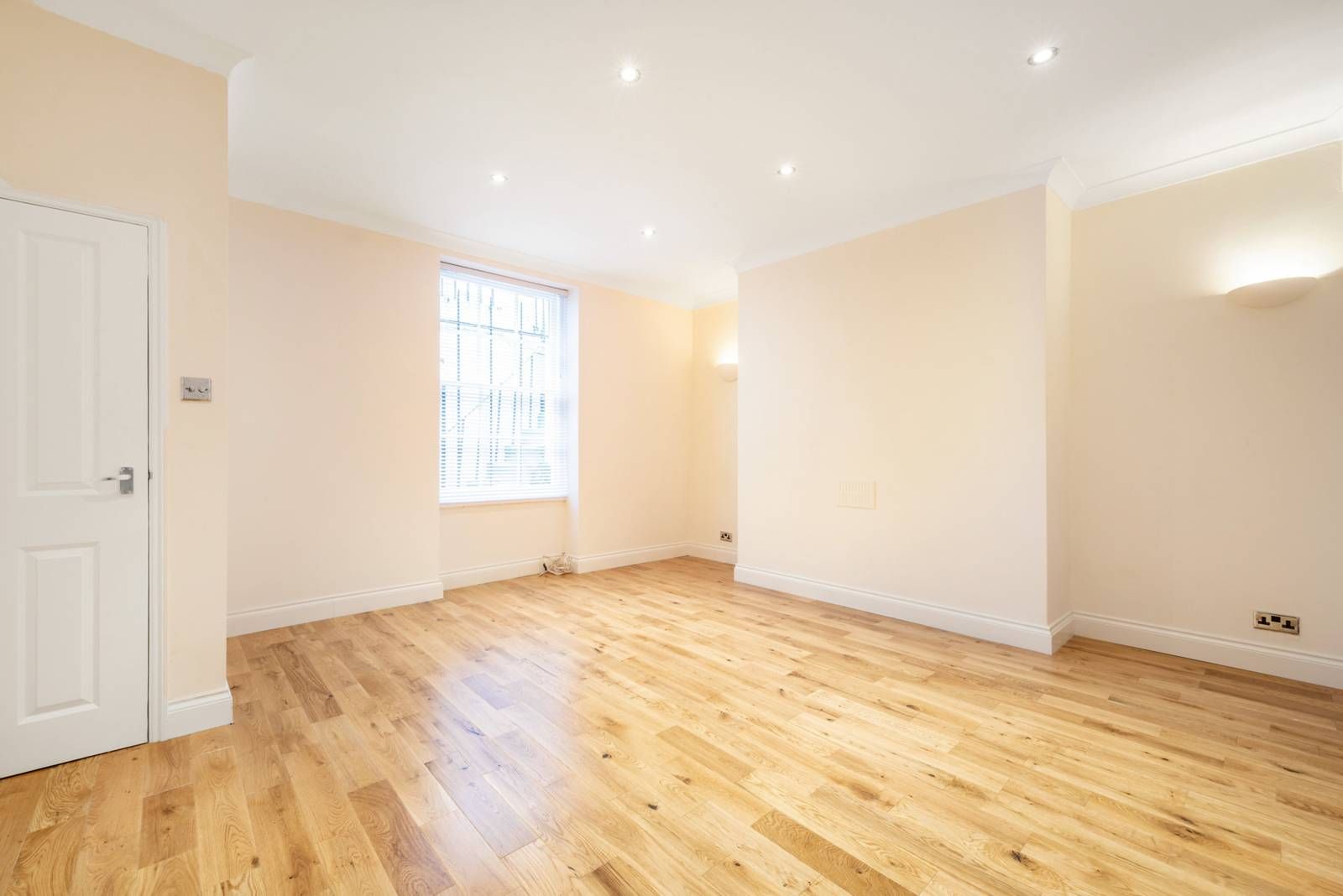 Devonshires Terrace., Bayswater, London W2  