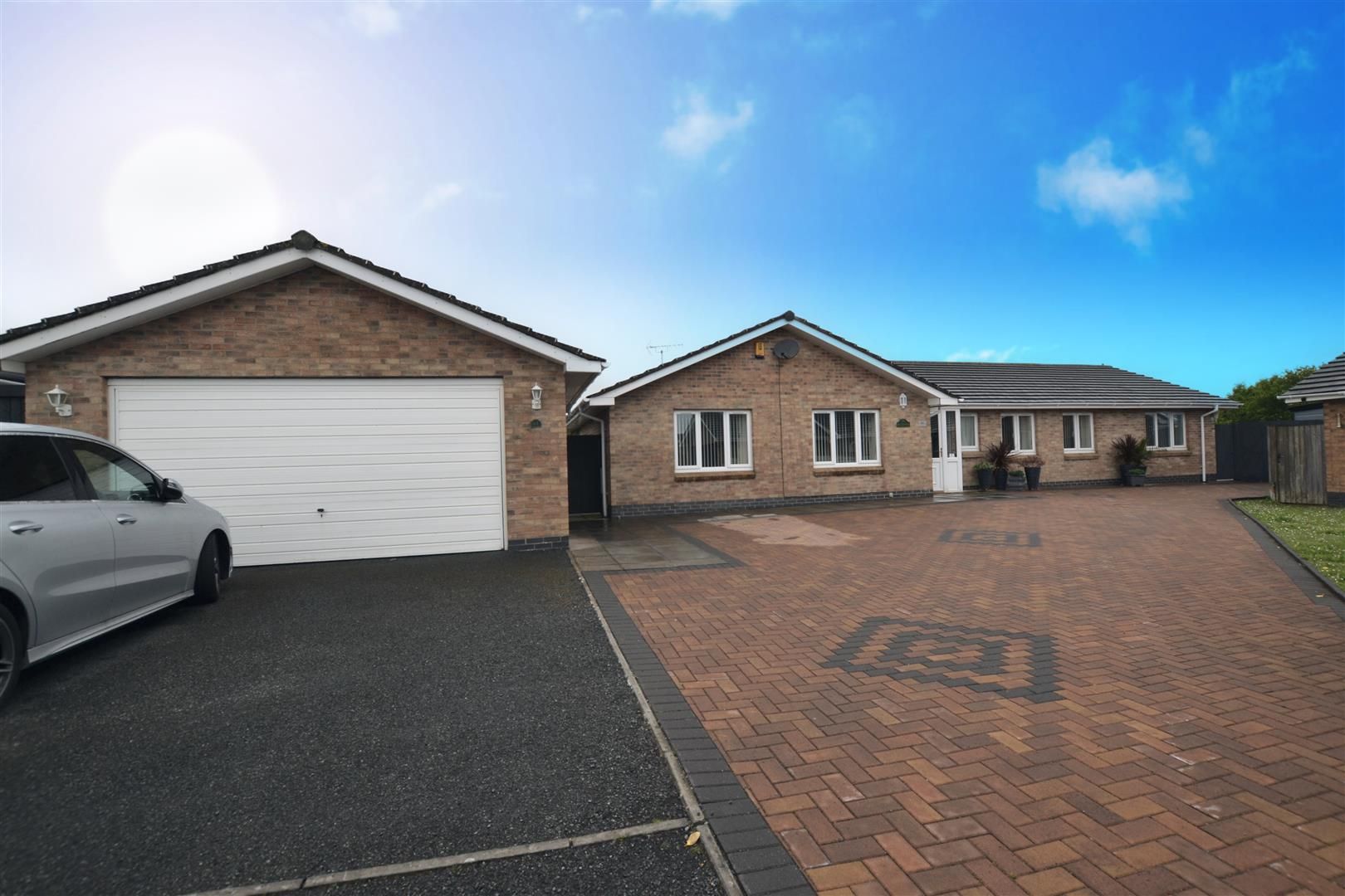 4 bed detached bungalow for sale in Skomer Drive, Milford Haven SA73