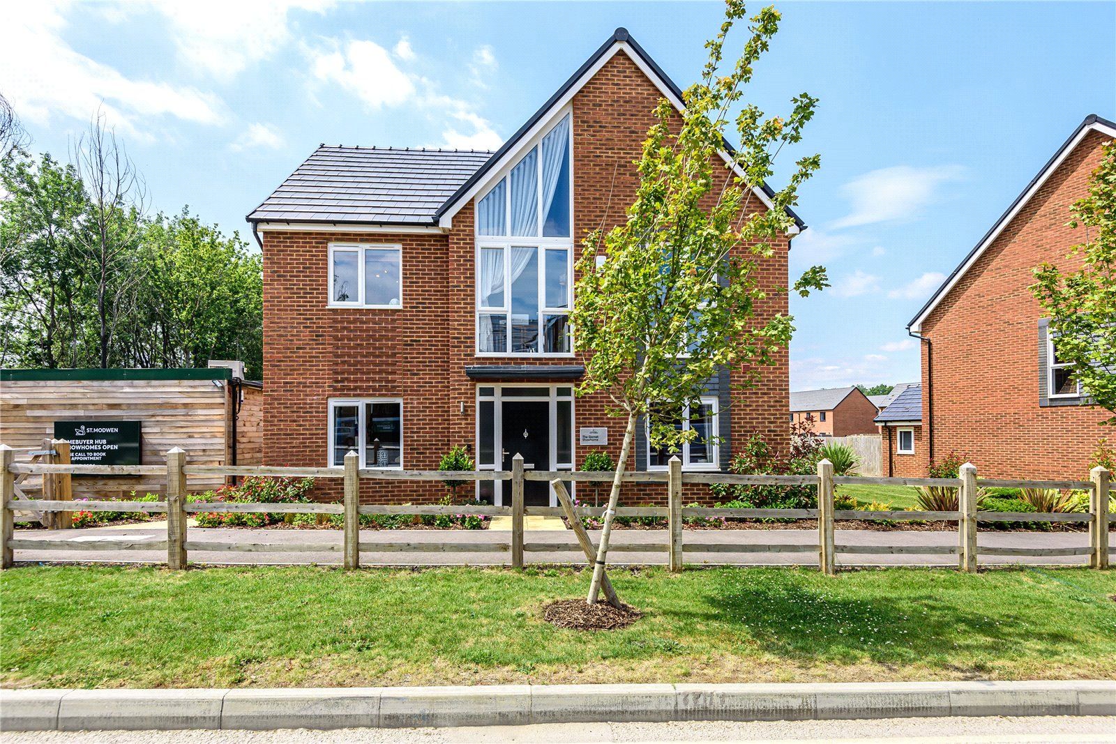New home, 4 bed detached house for sale in Heathy Wood, Copthorne, West