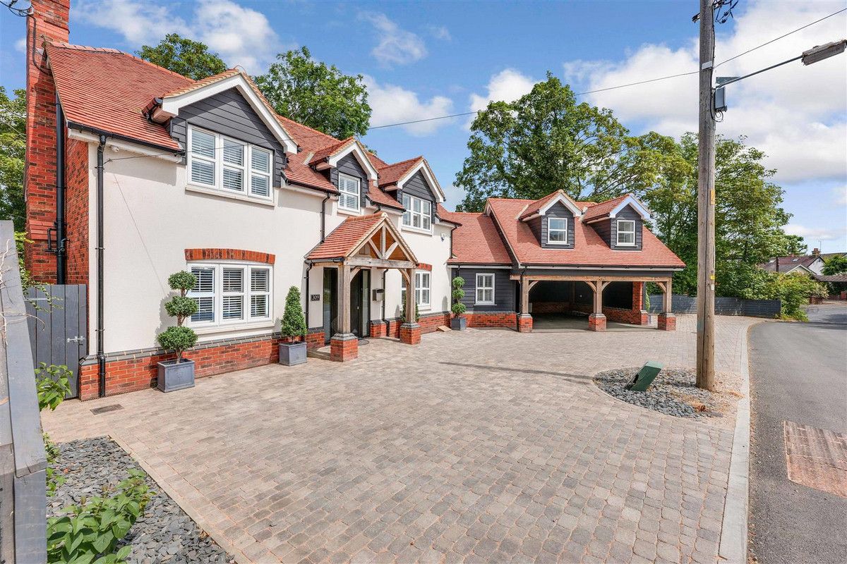 4 bed detached house for sale in Thundersley Park Road, Benfleet SS7