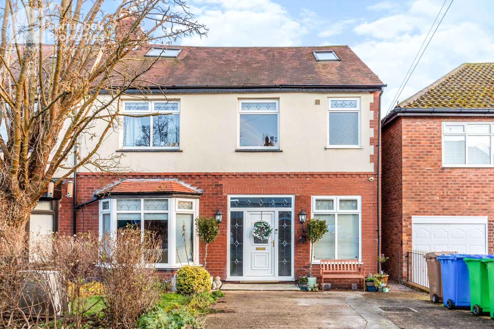 5 bed semidetached house for sale in Crow Hill North, Alkrington