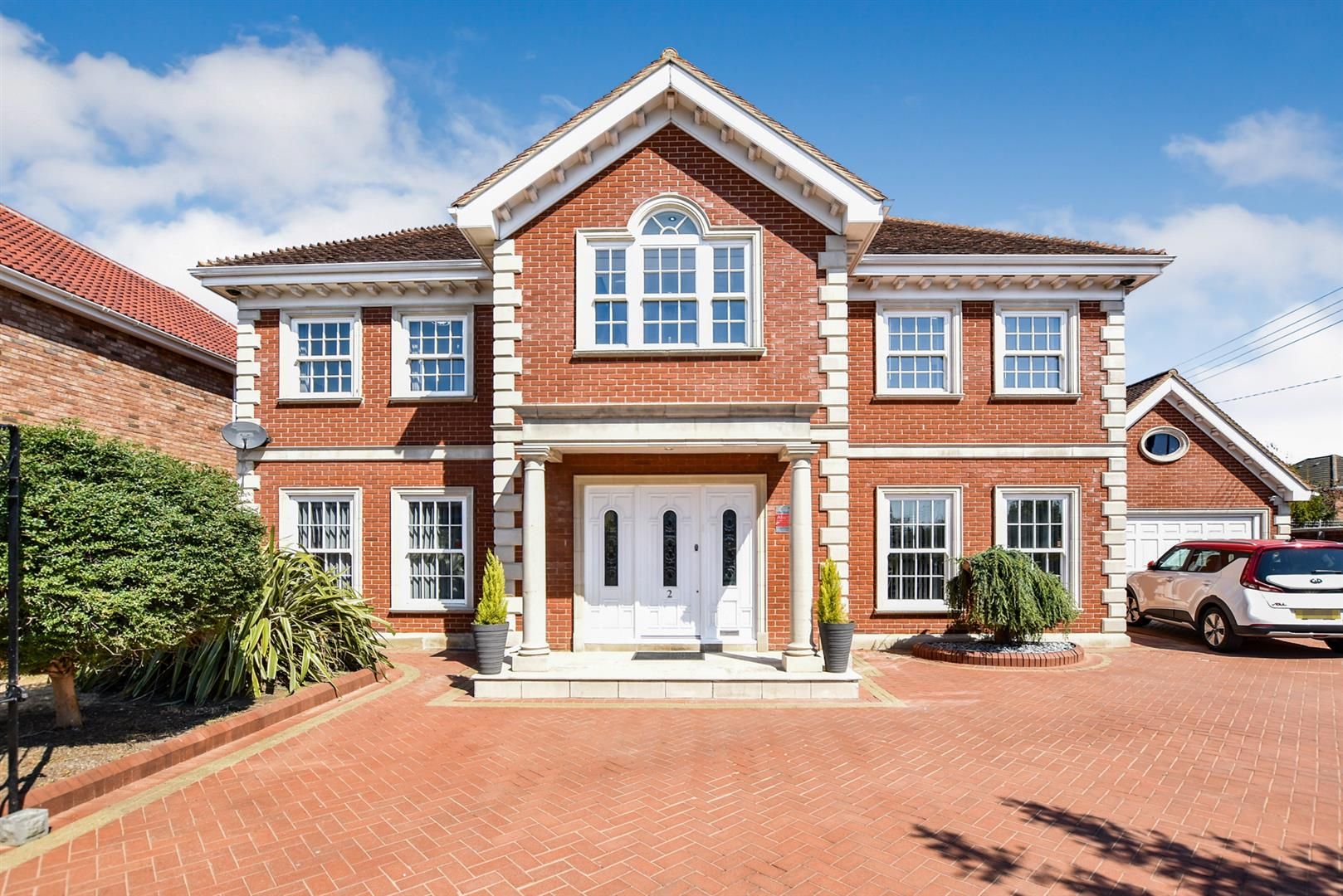 4 bed detached house for sale in Elmhurst Avenue, Benfleet SS7 Zoopla