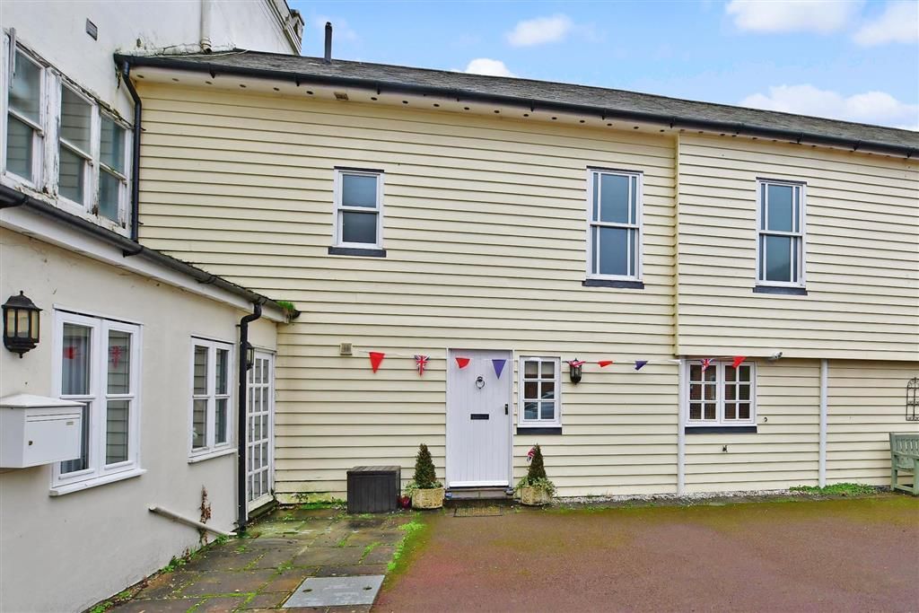 3 bed terraced house for sale in High Street, Staplehurst, Kent TN12