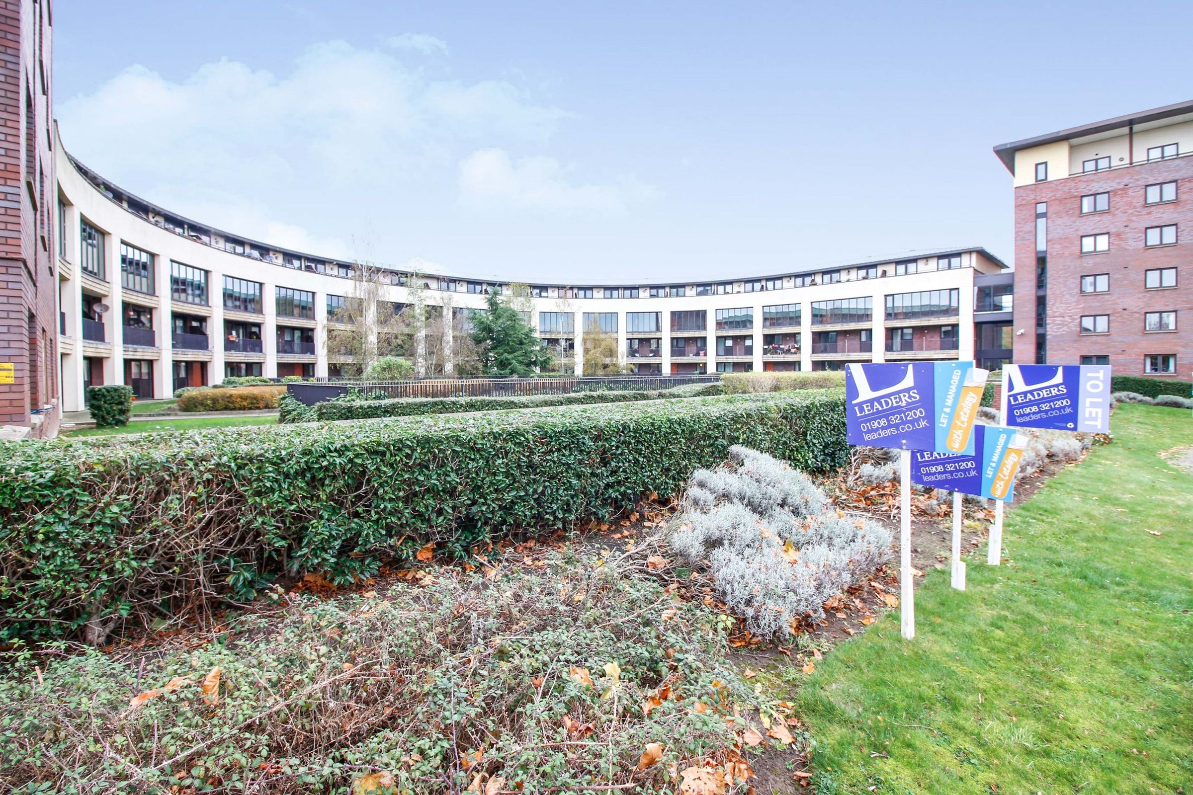 2 bed terraced house to rent in Huntley Crescent, Campbell Park MK9