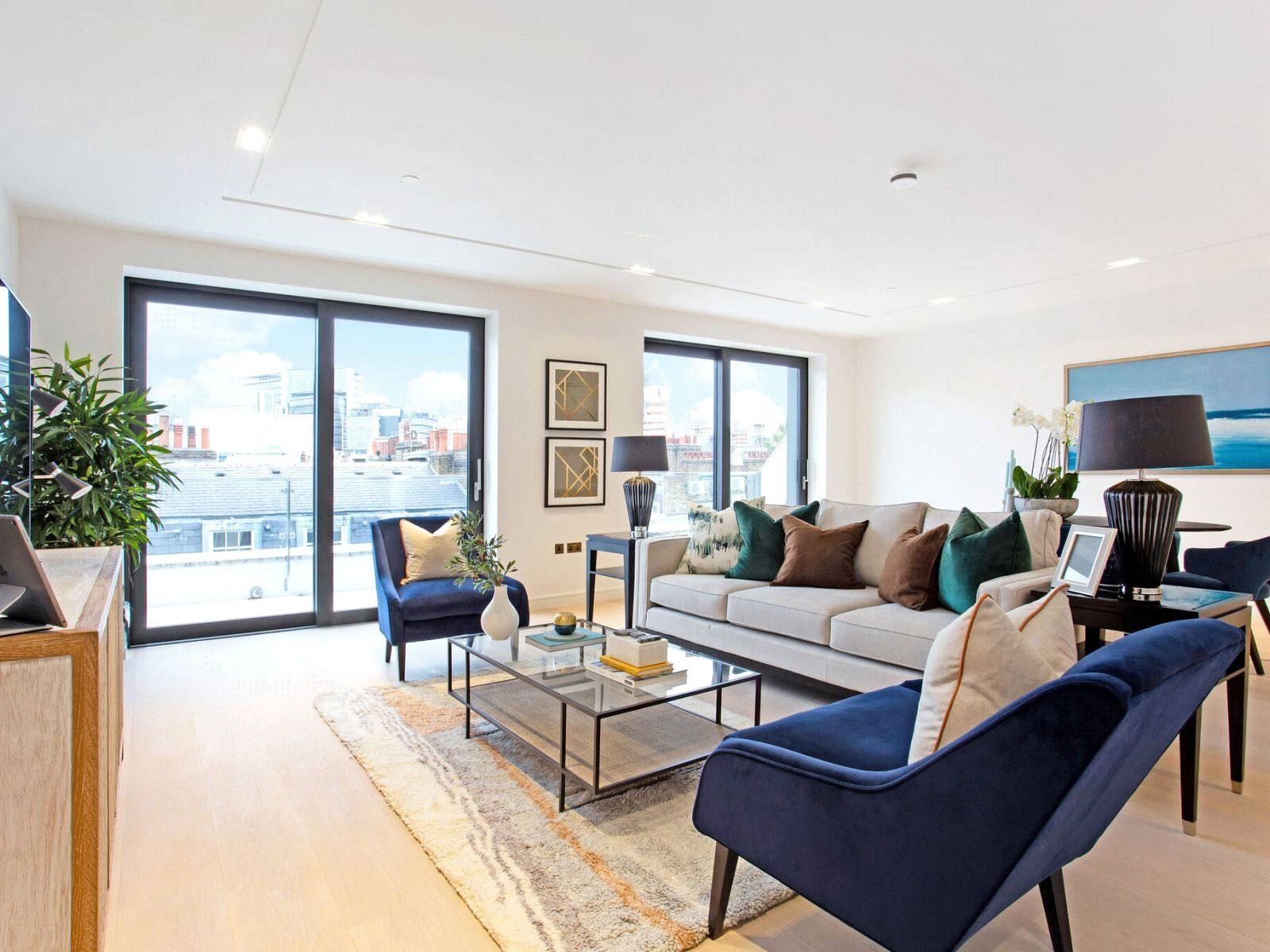 Lincoln Square, Lincoln Inn's Fields WC2A  