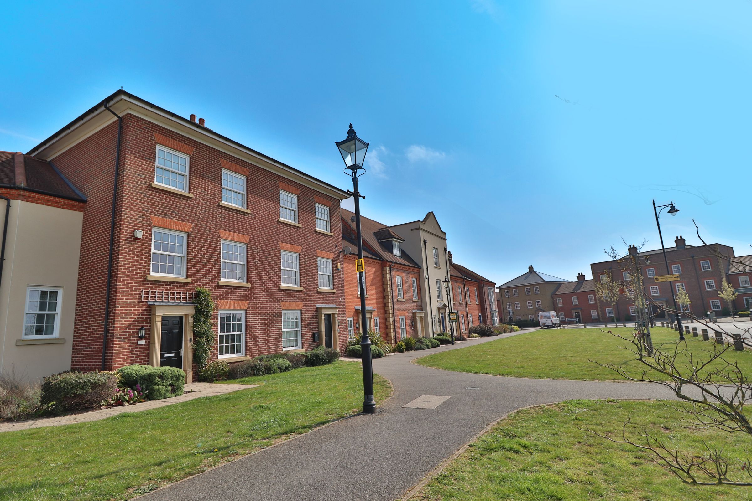 1 bed terraced house to rent in Greenkeepers Road, Great Denham