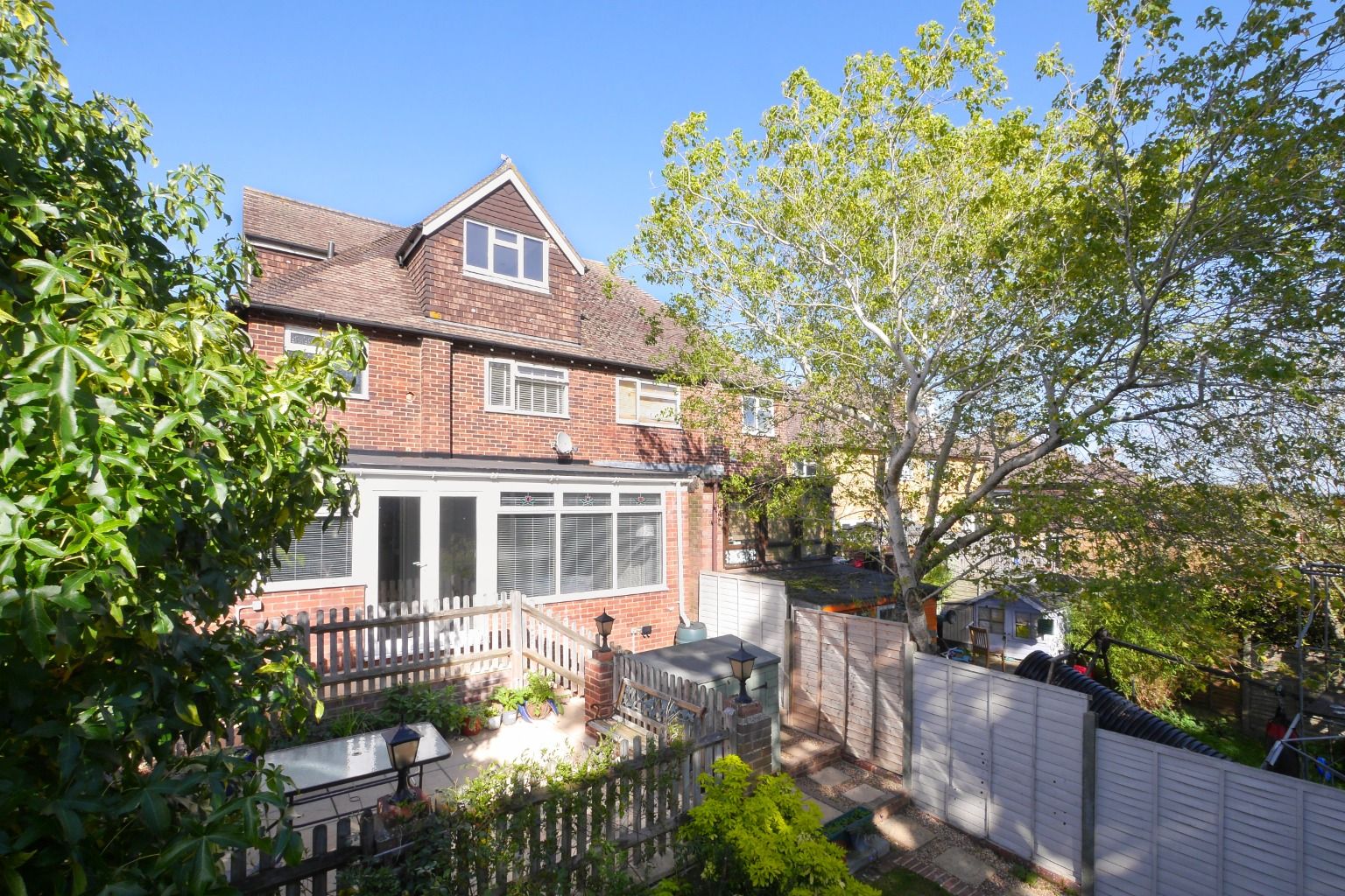 4 bed semidetached house for sale in Harebeating Drive, Hailsham, East