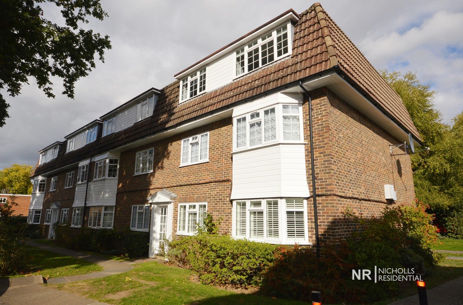 2 bed flat for sale in Alexandra Road, Epsom, Surrey. KT17 Zoopla