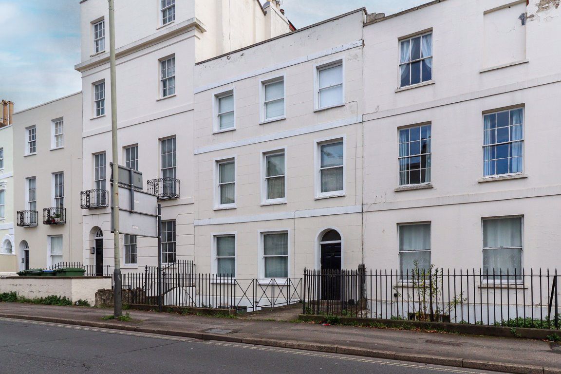 1 bed flat to rent in Hewlett Road, Cheltenham GL52 Zoopla