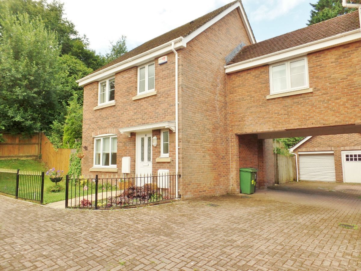 Lon Yr Efail Caerau Cardiff CF5  