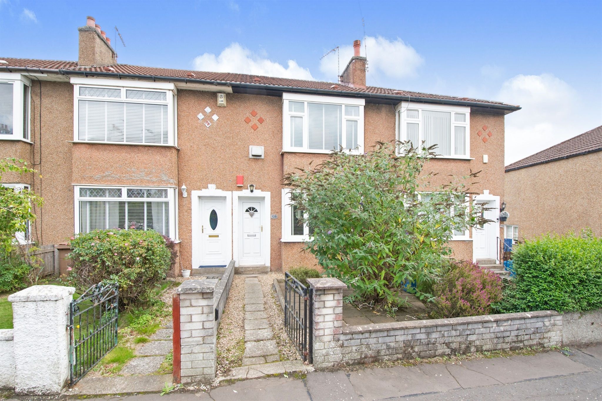 2 bed terraced house for sale in Stamperland Gardens, Stamperland