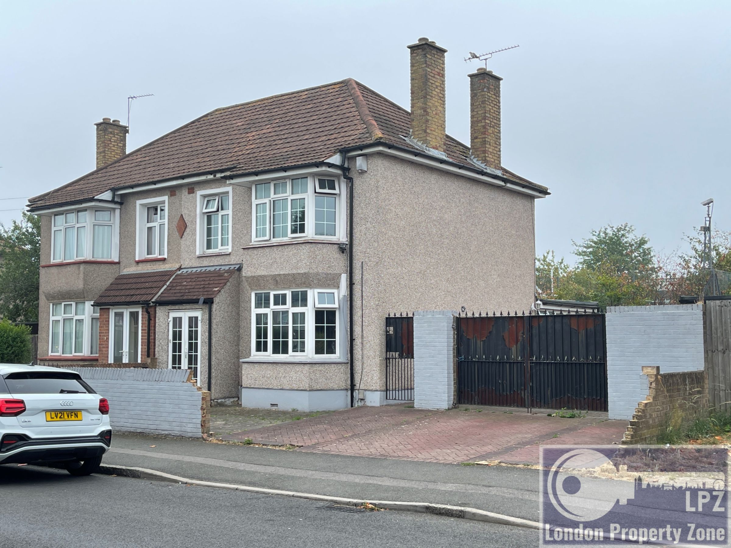 4 bed semidetached house for sale in Avenue Road, Erith DA8 Zoopla