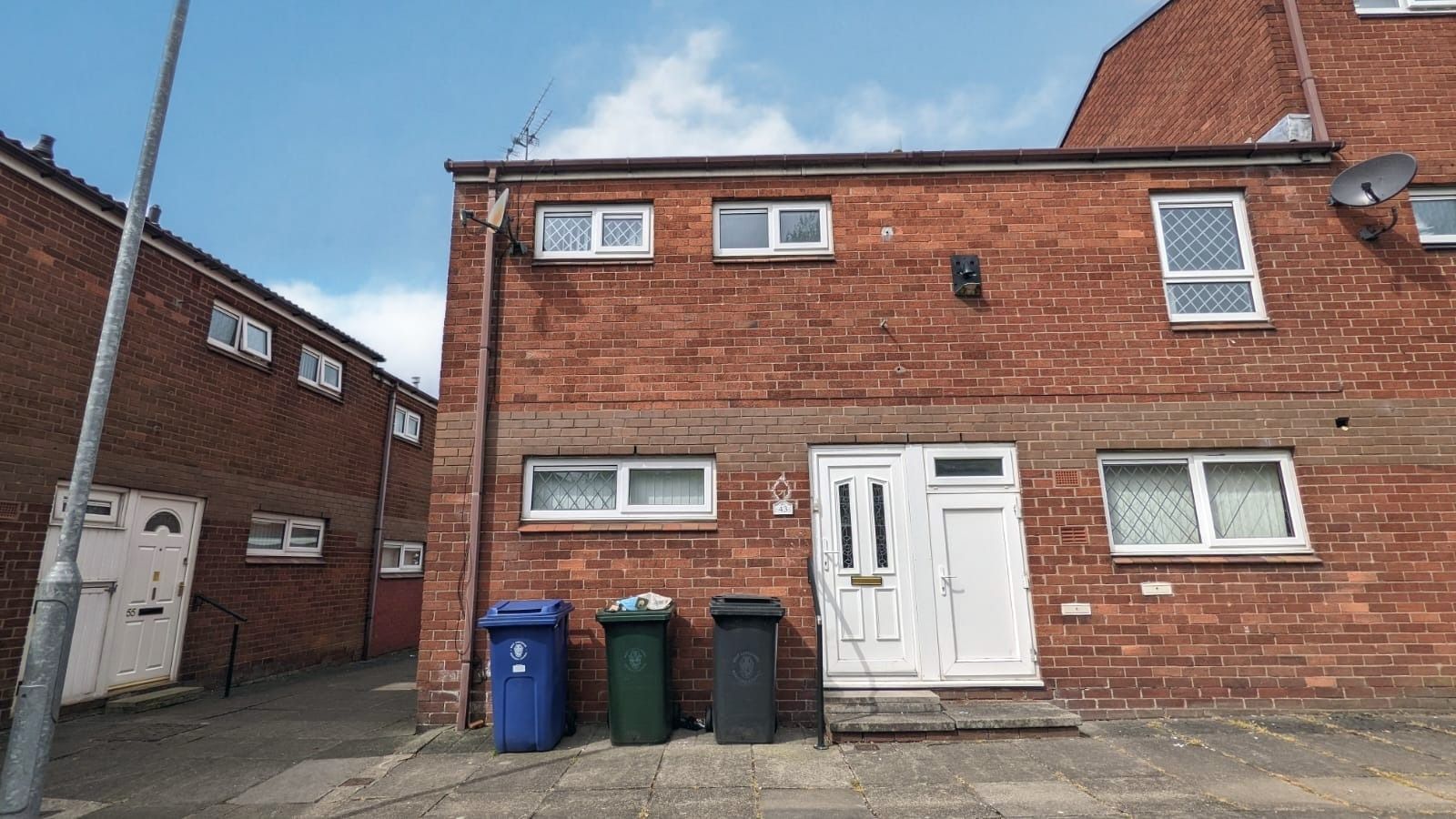 3 bed end terrace house for sale in Charnock, Skelmersdale, Lancashire