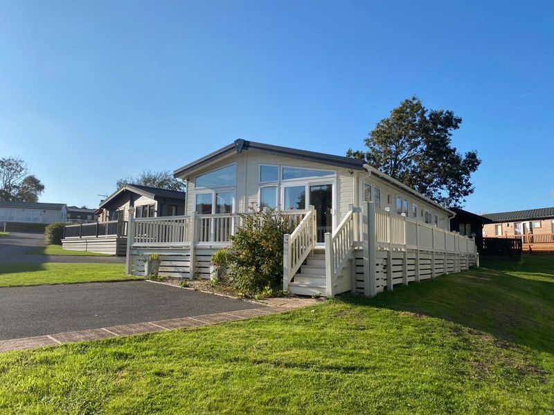 2 bed detached bungalow for sale in Shorefield Road, Downton, Lymington