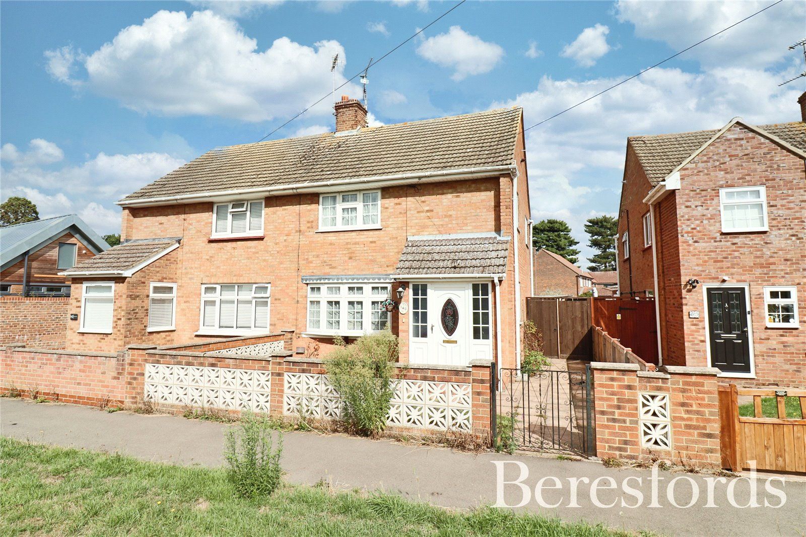 3 bed semidetached house for sale in Long Brandocks, Writtle CM1 Zoopla