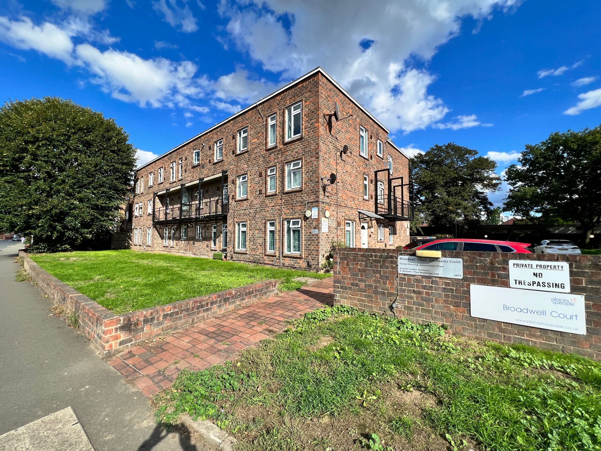2 bed flat for sale in Broadwell Court, Springwell Road, Heston TW5