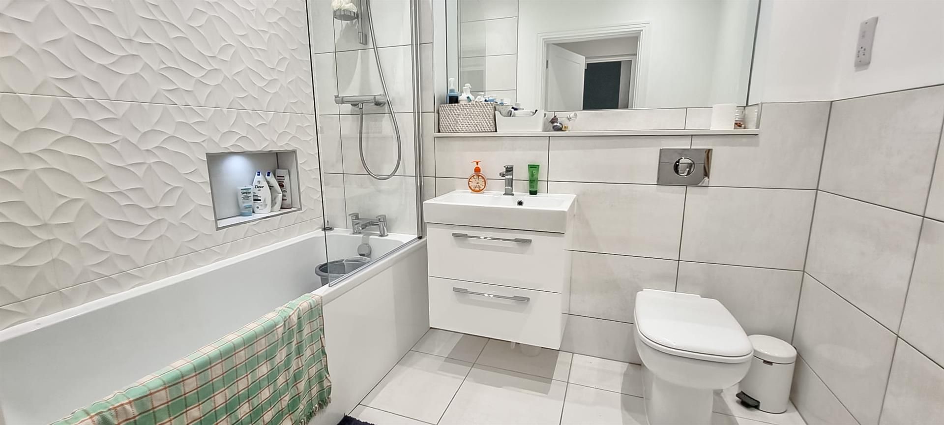 2 bed flat to rent in Gordon Road, High HP13 Zoopla