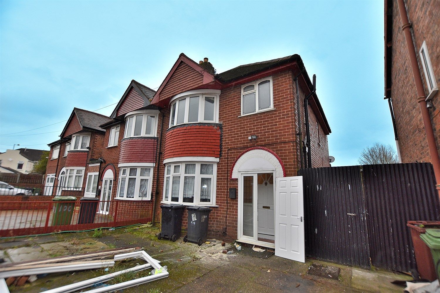 3 bed property to rent in Bolton Road, Wednesfield, Wolverhampton WV11