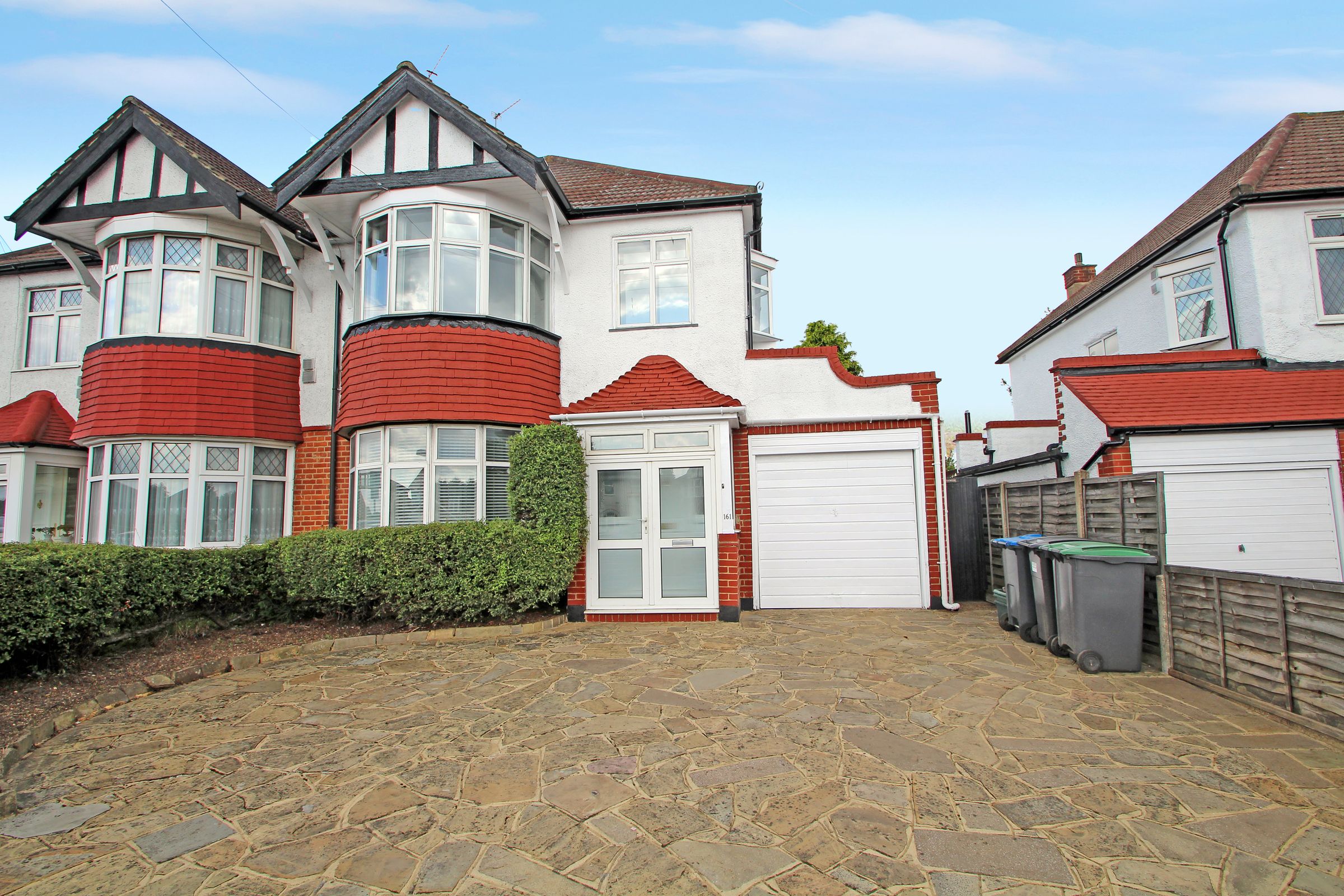 3 bed semidetached house to rent in Tolworth Rise North, Surbiton