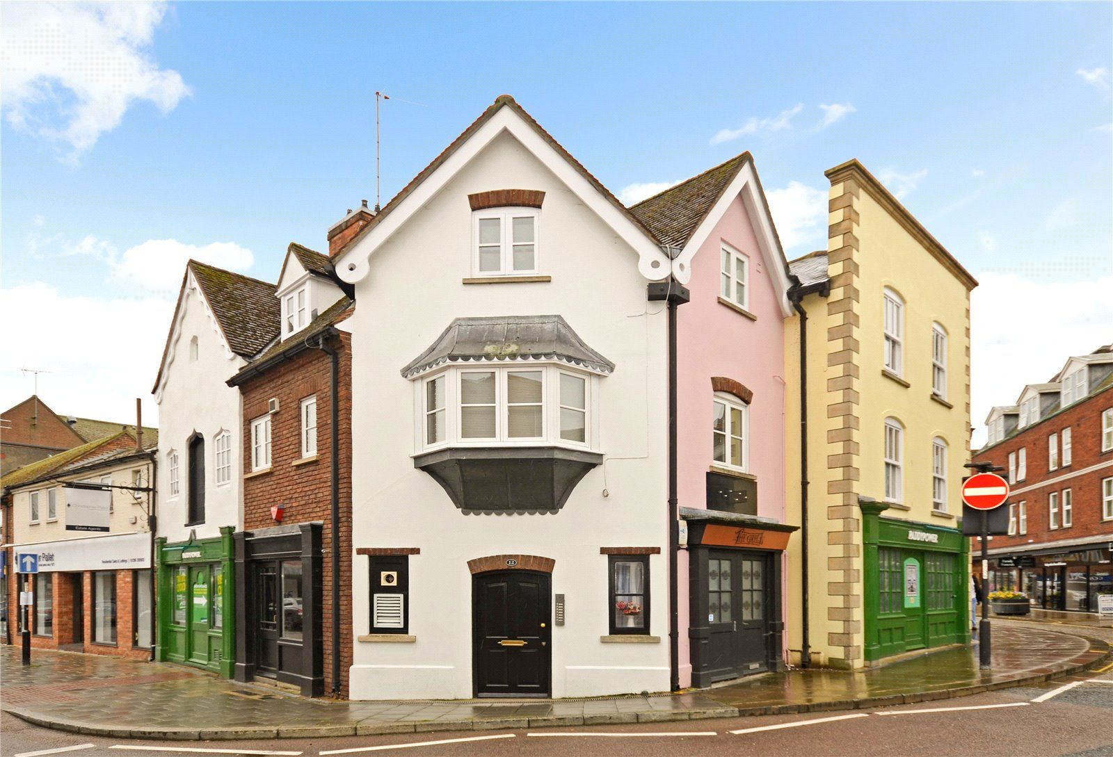 2 bed flat for sale in Buckingham Street, Aylesbury, Buckinghamshire