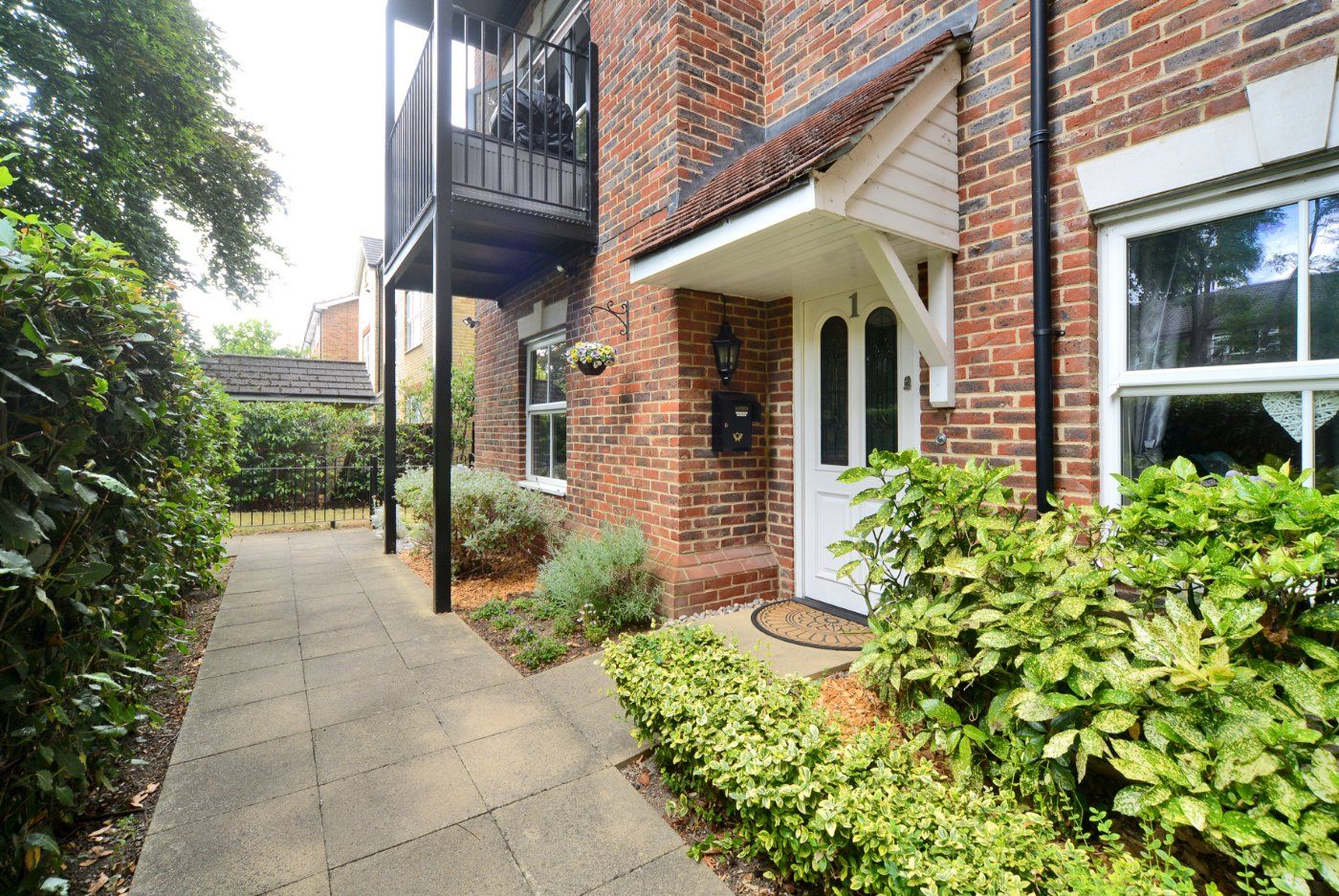 2 bed flat for sale in Overton Road, Sutton SM2 Zoopla