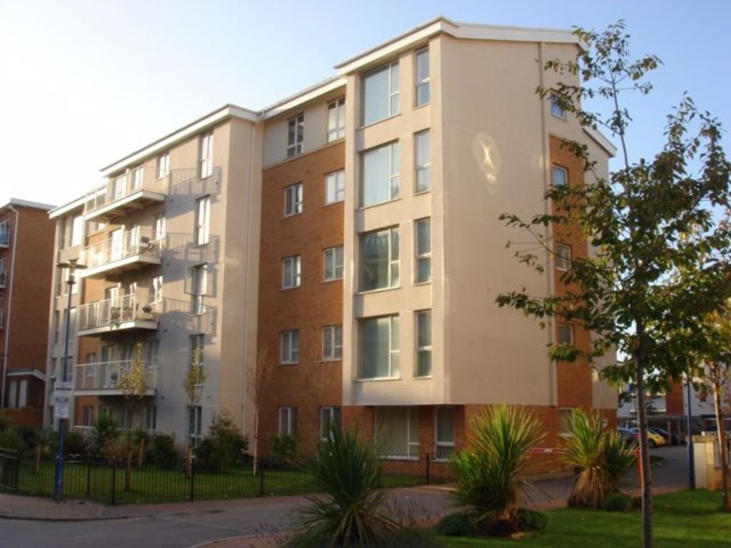 2 bed flat to rent in Reresby Court, Heol Glan Rheidol, Cardiff Bay