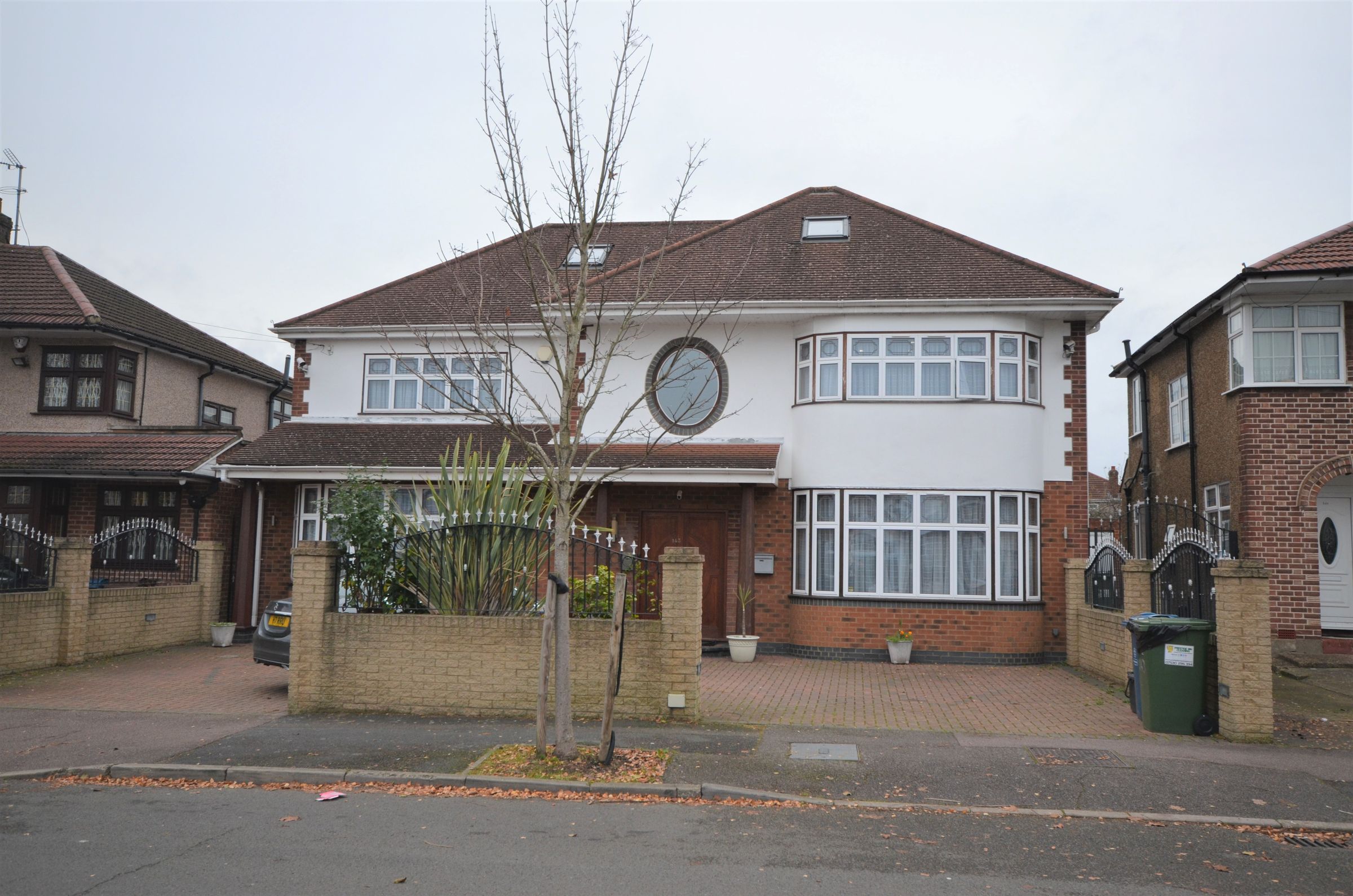 6 bed detached house for sale in Kingshill Drive, Kenton, Harrow HA3