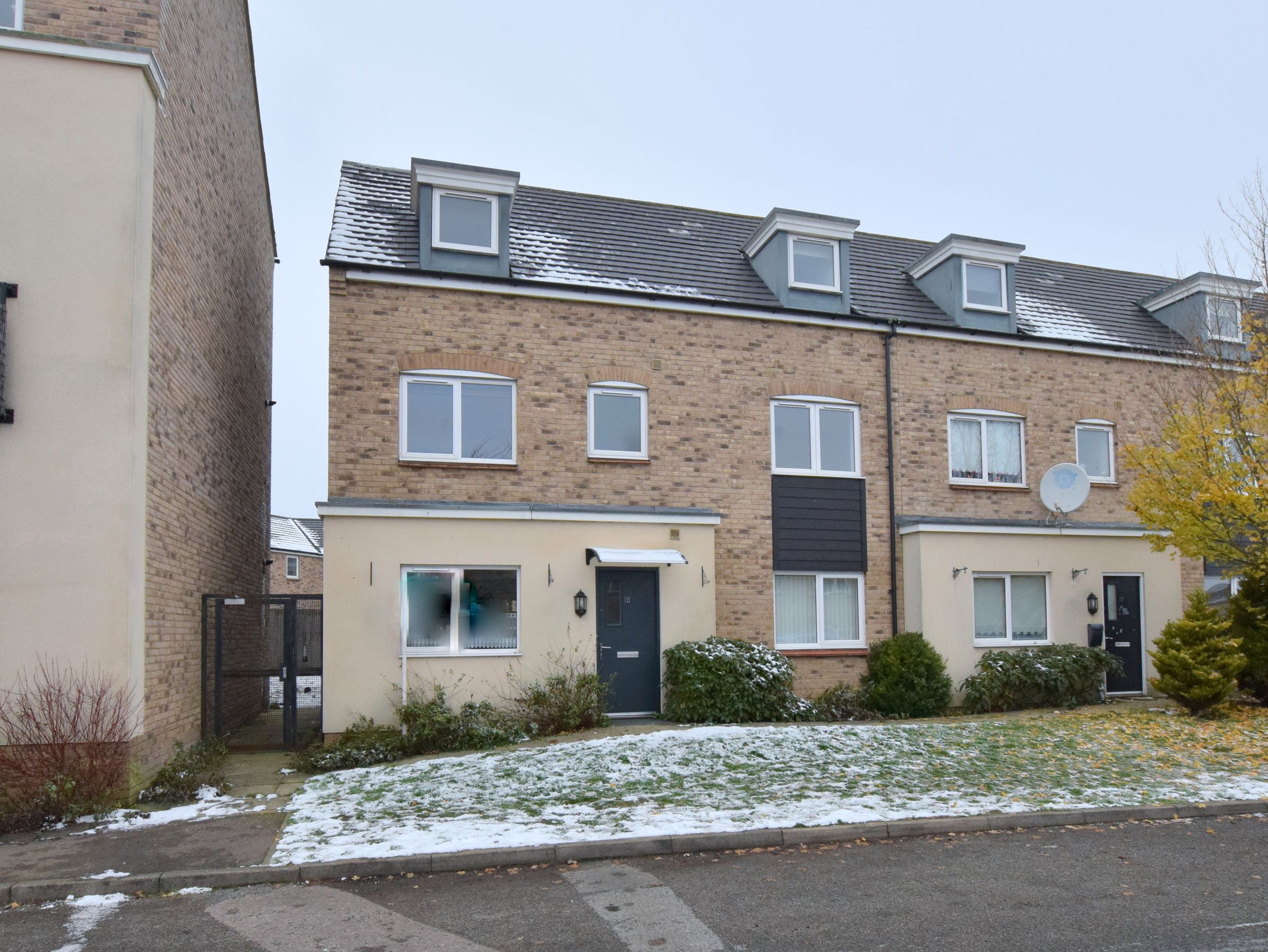 5 bed town house for sale in Thames Road, Hartford, Huntingdon PE29