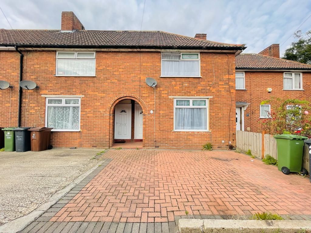 2 bed terraced house to rent in Stamford Road, Dagenham RM9 Zoopla