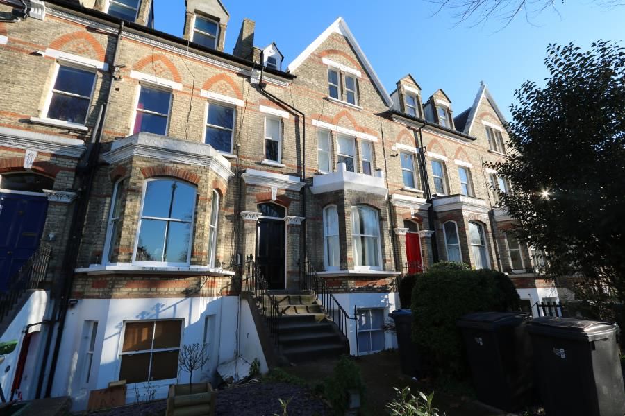 2 bed flat to rent in Maple Road, Surbiton KT6 Zoopla