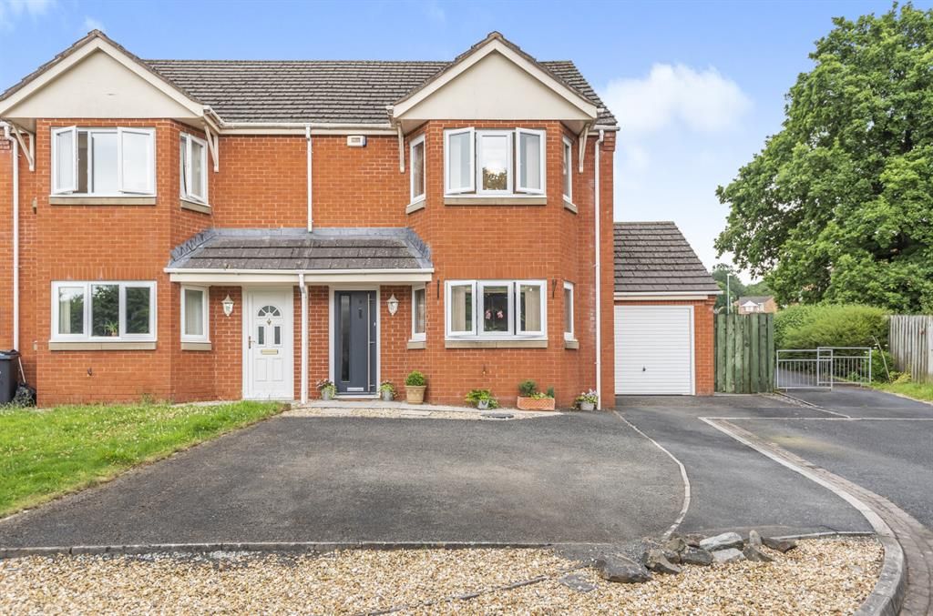 3 bed semidetached house for sale in Ithon View, Tremont Park