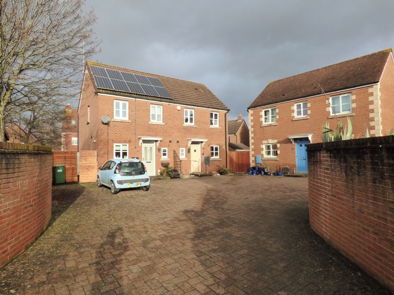 2 bed semidetached house for sale in Lyneham Drive, Quedgeley